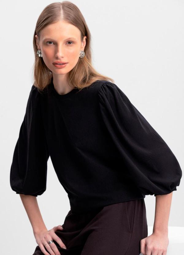 Blusa Feminina em Malha Comfort Preto