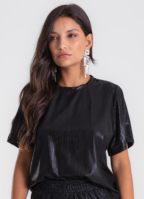 Blusa Feminina em Malha Plissada Cropped Preto