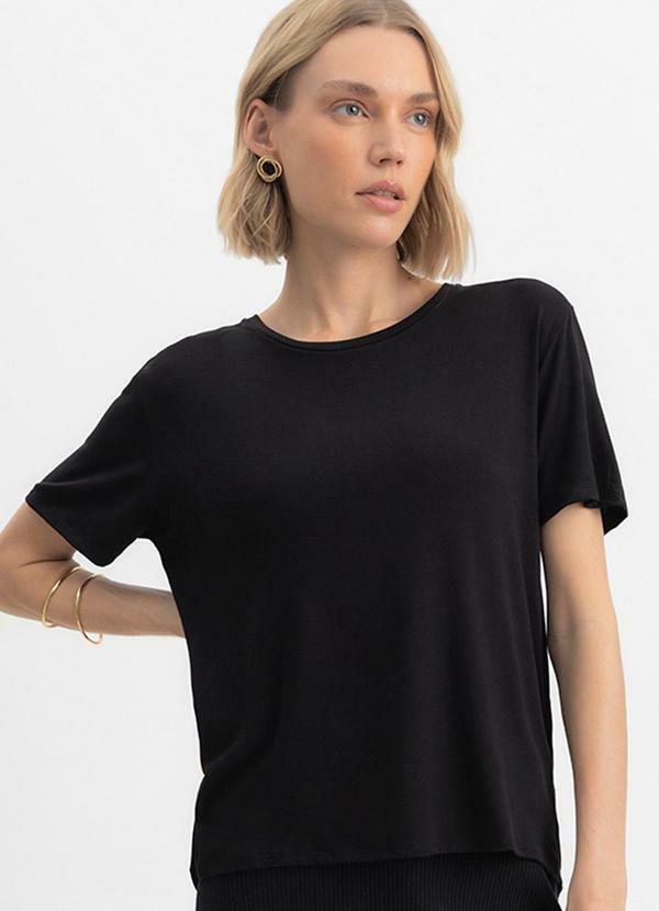 Vista 2 Blusa Feminina em Malha Viscose Preto Essendi Essendi