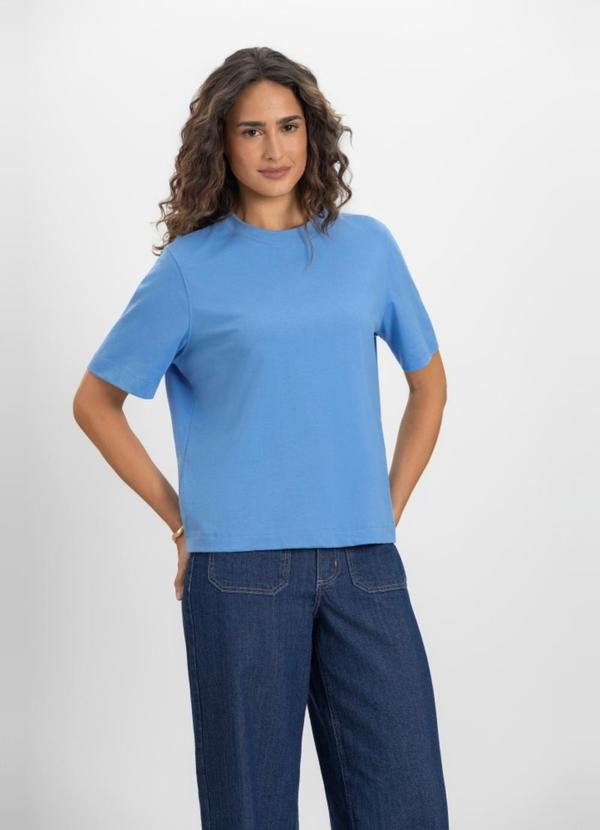 Blusa Feminina em Meia Malha Azul