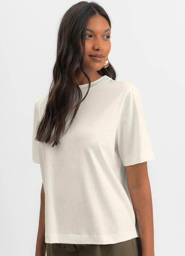Blusa Feminina em Meia Malha Natural