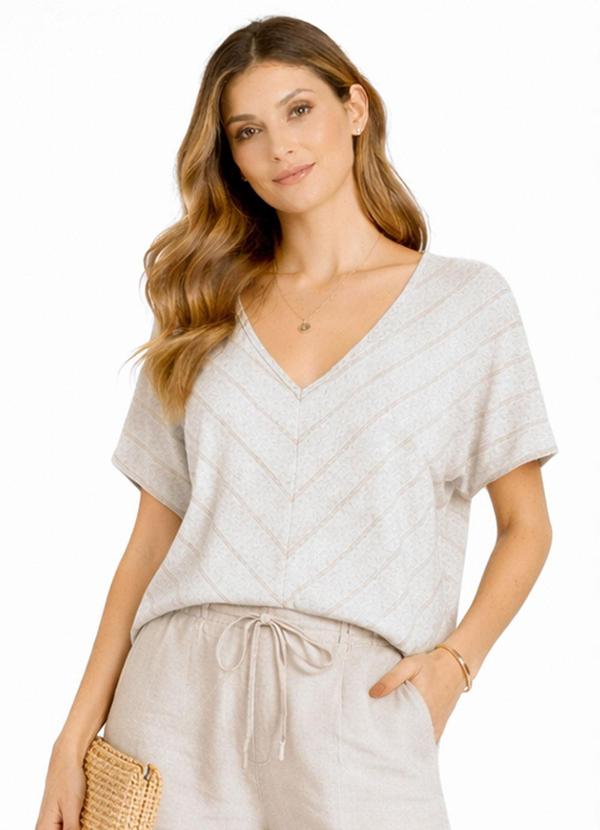 Blusa Feminina em Viscolinho Bege