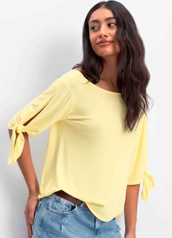 Vista 2 Blusa Feminina em Viscose Amarelo Essendi Essendi