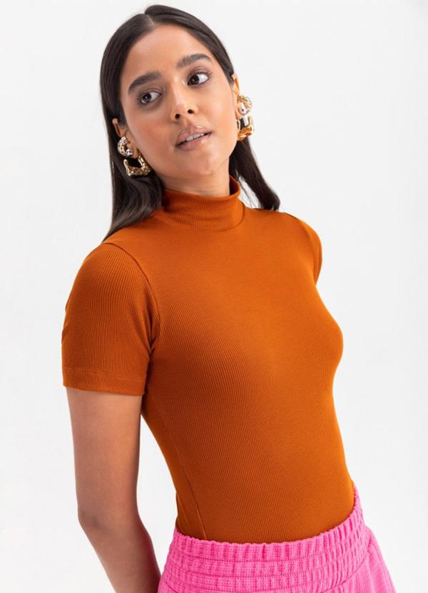 Blusa Feminina Essencial em Ribana  Marrom