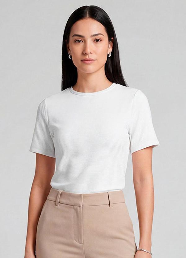 Blusa Feminina Justa com Manga Curta Bege