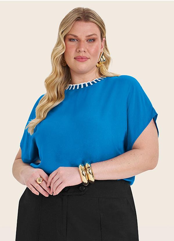 Blusa Feminina Manga Curta em Viscose Azul