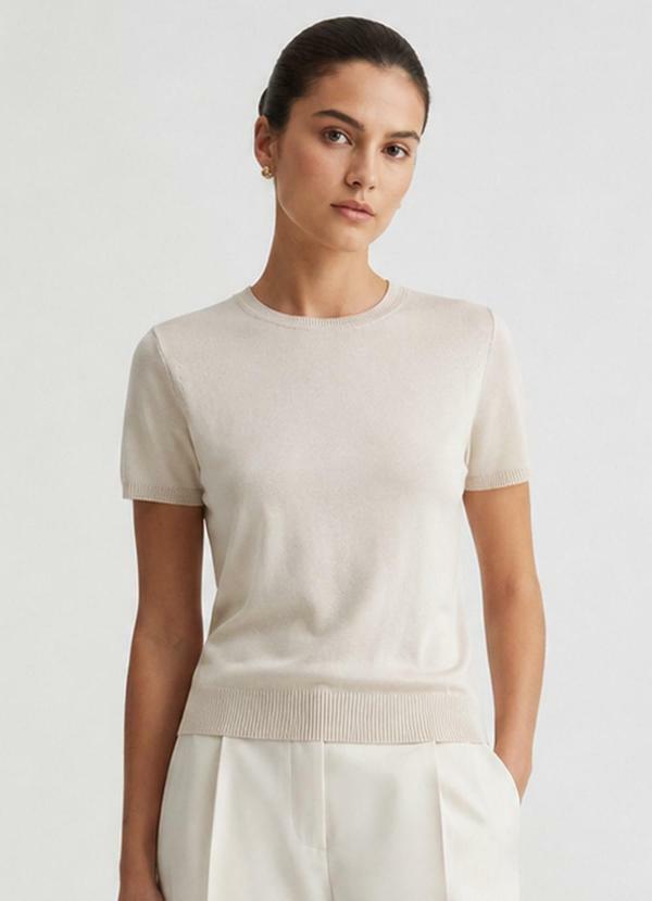 Blusa Feminina Manga Curta Lisa em Tricot Bege