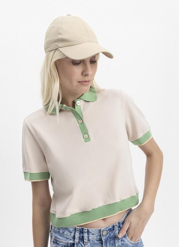 Blusa Feminina Polo Retro em Piquet Natural