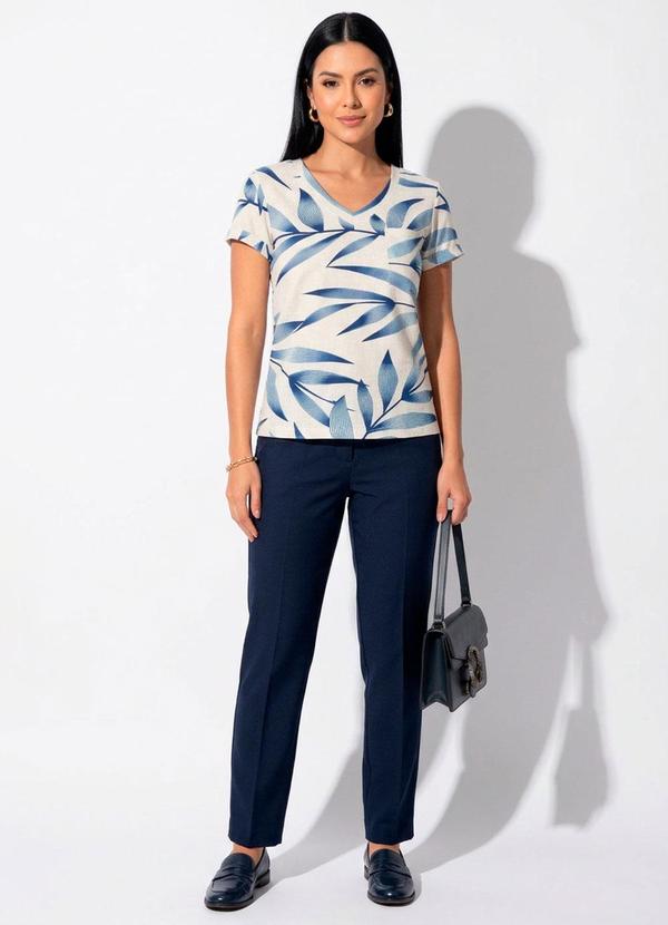 Vista 2 Blusa Folhagem Azul com Decote V e Bolso Frontal