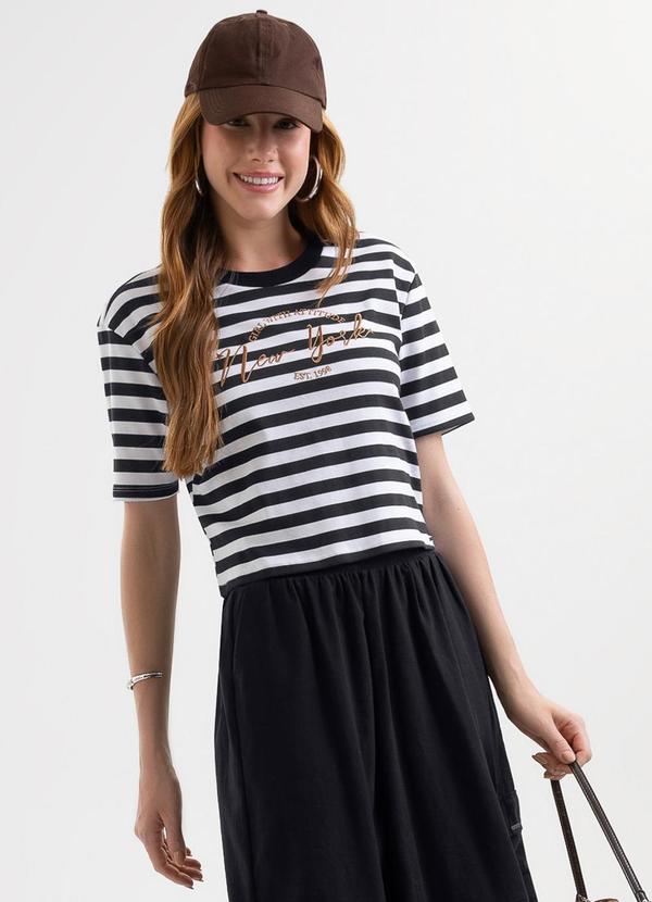Blusa Listrada com Bordado em Algodão Preto