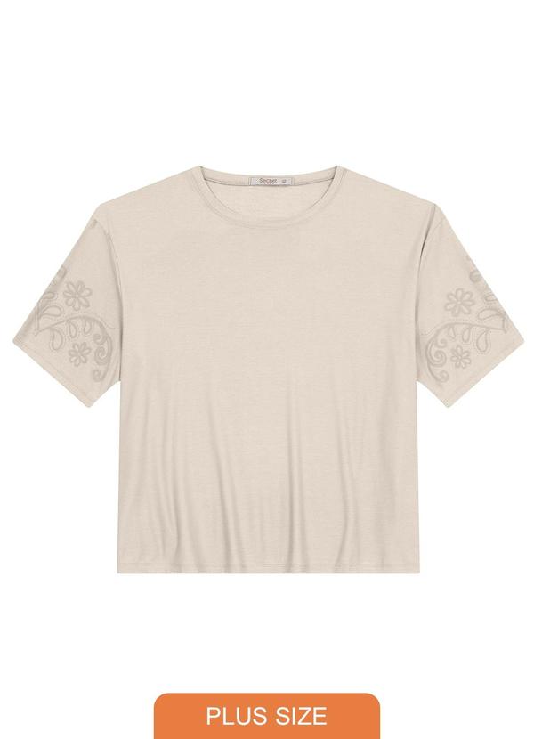Blusa Manga Curta Plus Size Bege