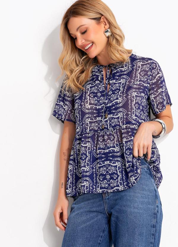 Vista 2 Blusa Paisley Azul em Chiffon com Amarração e Estilo Boho Quintess Quintess