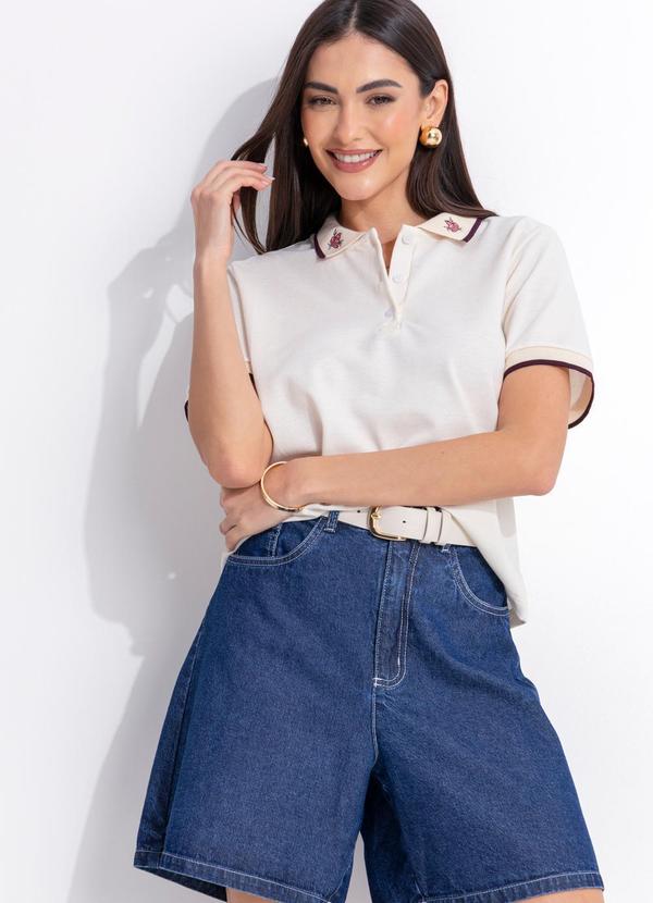 Blusa Polo Off White em Malha Piquet