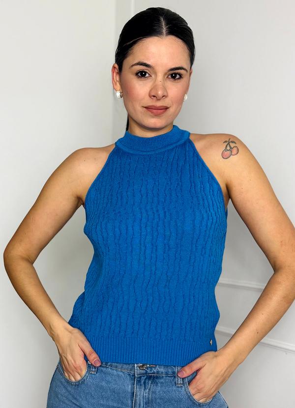 Vista 2 Blusa Regata Tricot Gola Alta Azul Doce Tom Doce Tom
