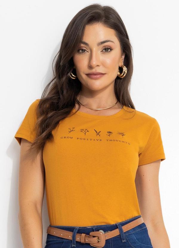 Blusa T-Shirt Caramelo com Estampa Frontal