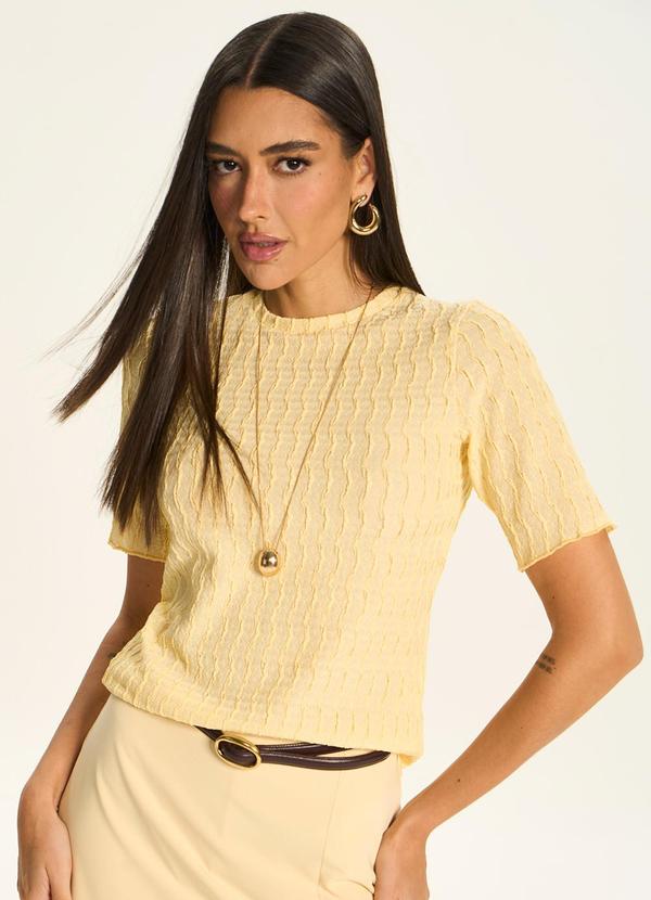 Blusa Texturizada com Manga Curta Amarelo