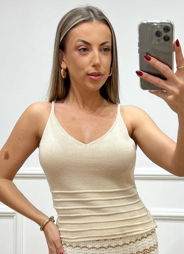 Blusa Tricot Canelada com Detalhes e Tramas Bege