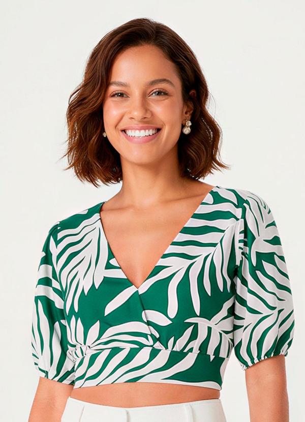 Vista 2 Blusa Verde Cropped Folhagens com Amarração Malwee Malwee