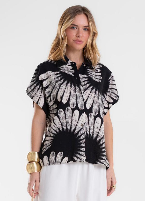 Camisa Feminina Manga Curta Estampada Preto