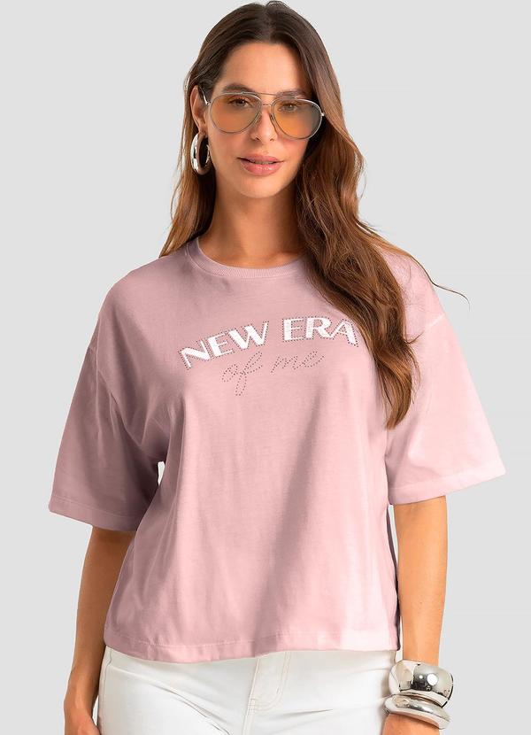 Camiseta Feminina em Meia Malha com Estampa Rosa