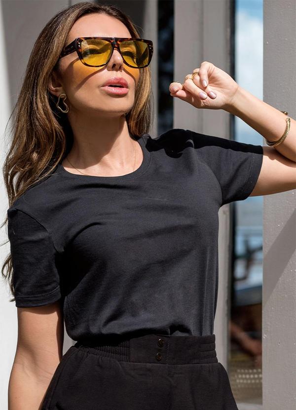 Camiseta Feminina Manga Curta Branca Preto