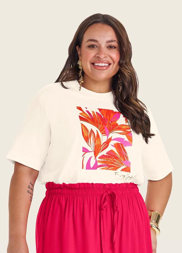 Camiseta Manga Curta Plus Size Bege