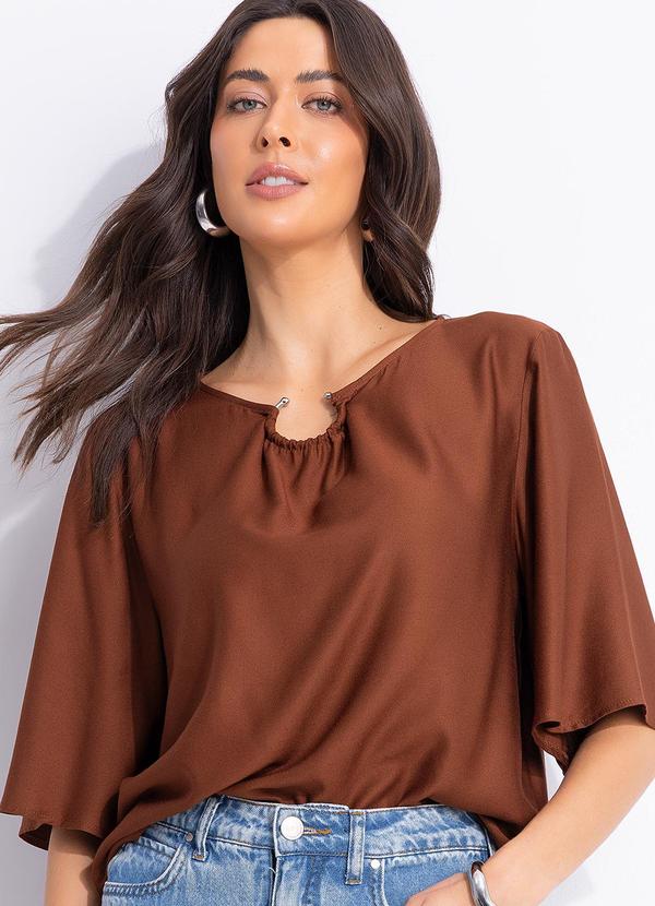 Camiseta Marrom