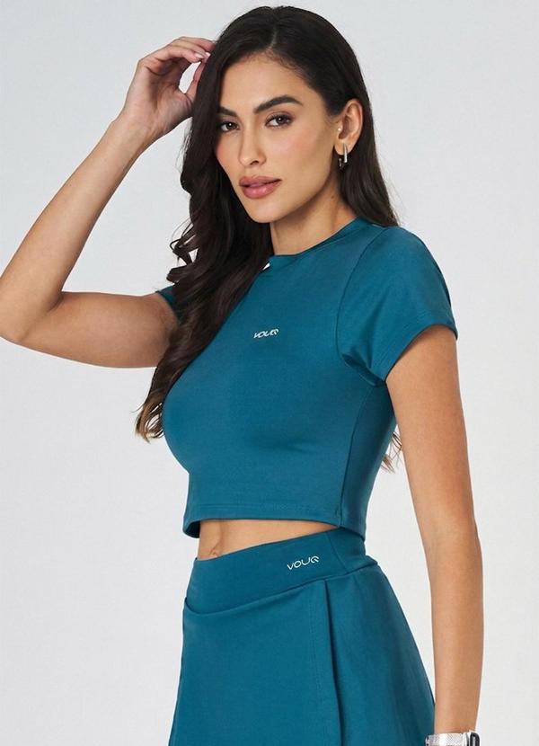 Cropped Fit-Tech Goes com Manga Azul