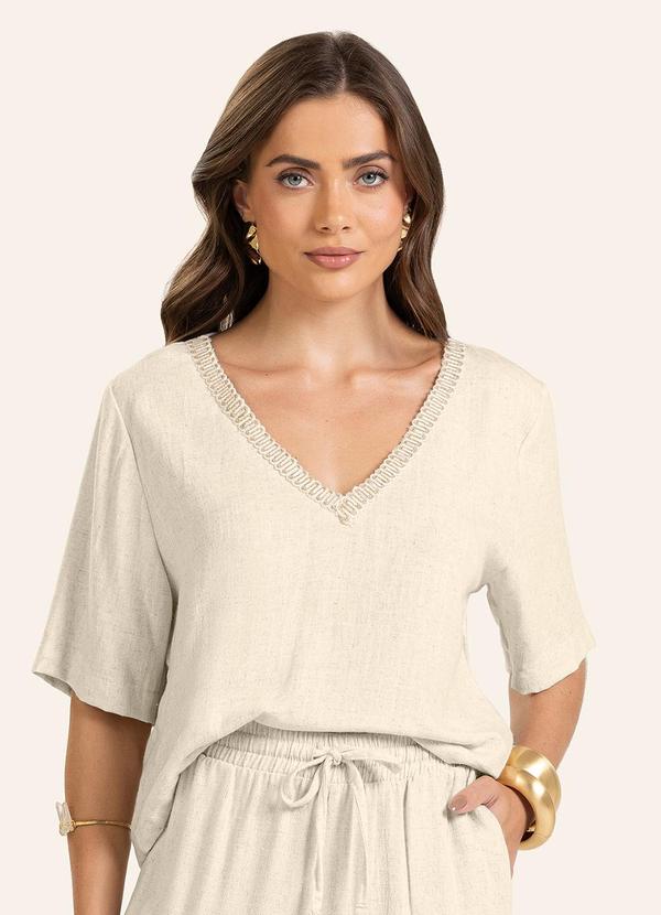 T- Shirt Feminina Bege