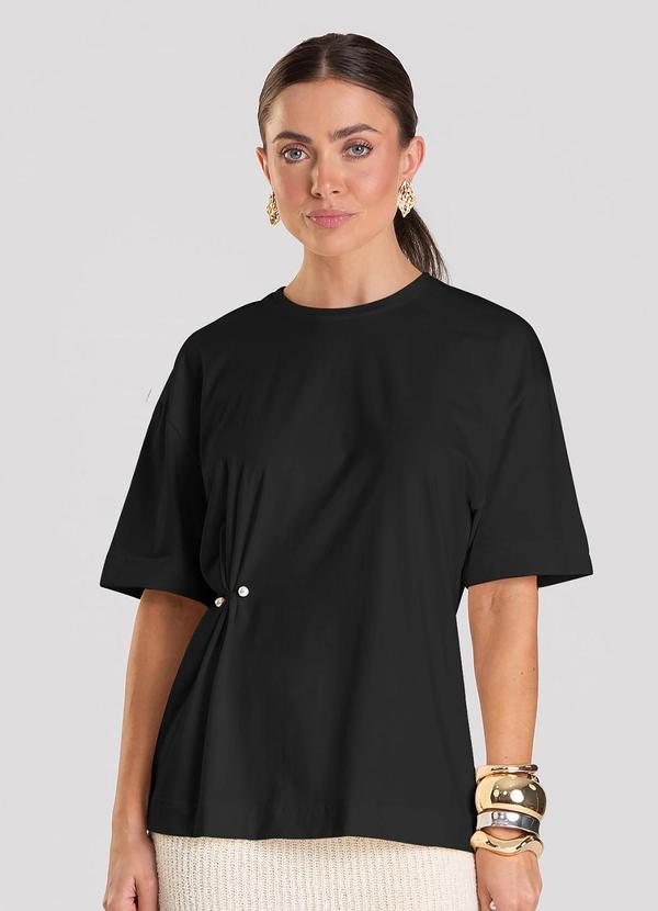 T- Shirt Feminina com Aplique de Aviamento Preto