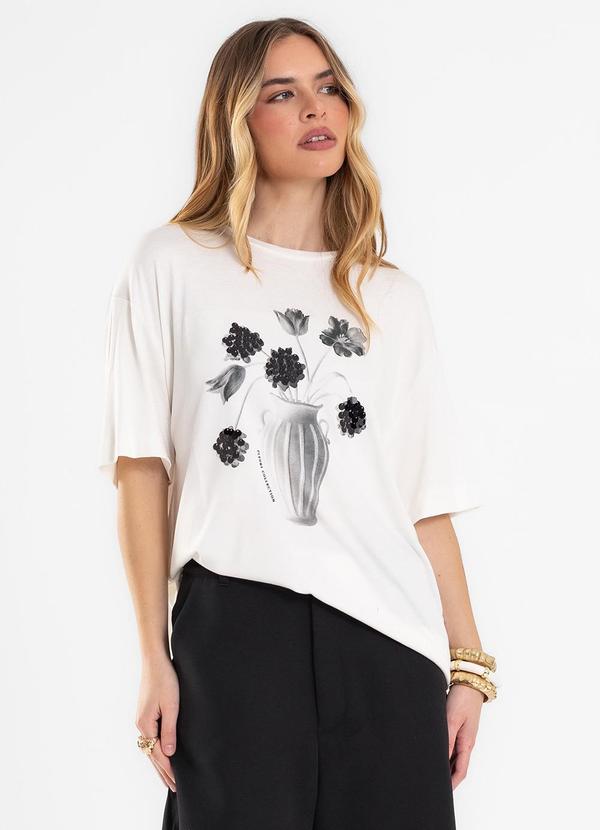 T Shirt Feminina com Estampa Localizada Bege