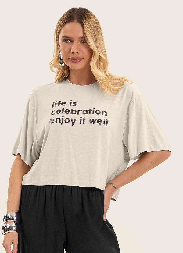T- Shirt Feminina em Viscose Creponada Bege