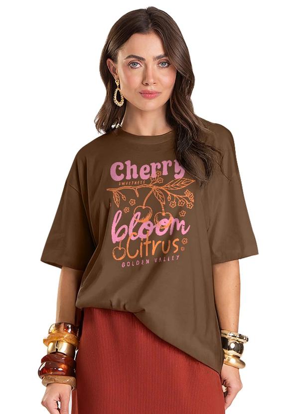 T- Shirt Feminina Oversized Marrom