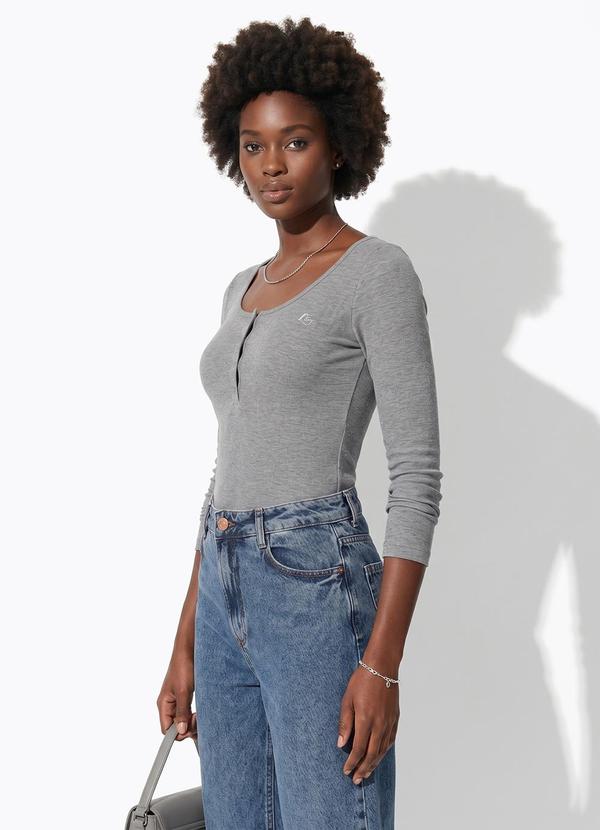 Blusa Canelada Cinza