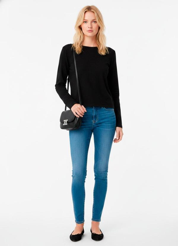 Blusa com Decote Costas com Transpasse Preta