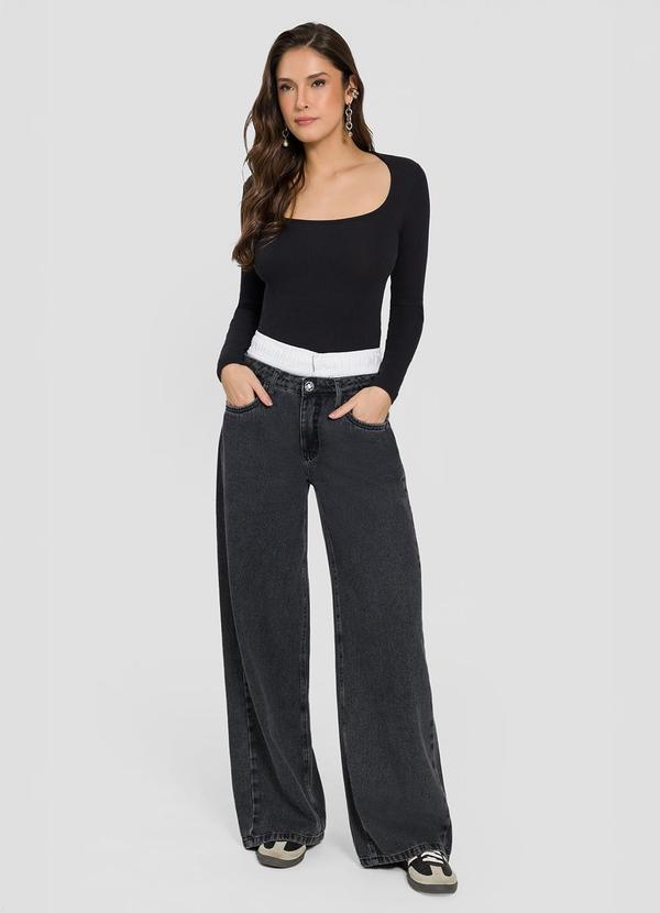 Blusa de Manga Longa Decote Quadrado Preto