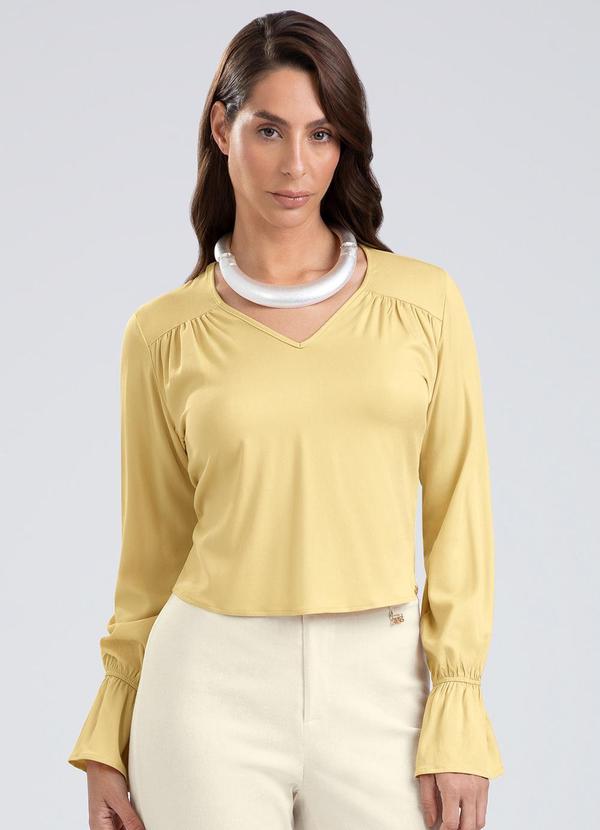 Blusa Decote V em Viscose Amarelo Claro