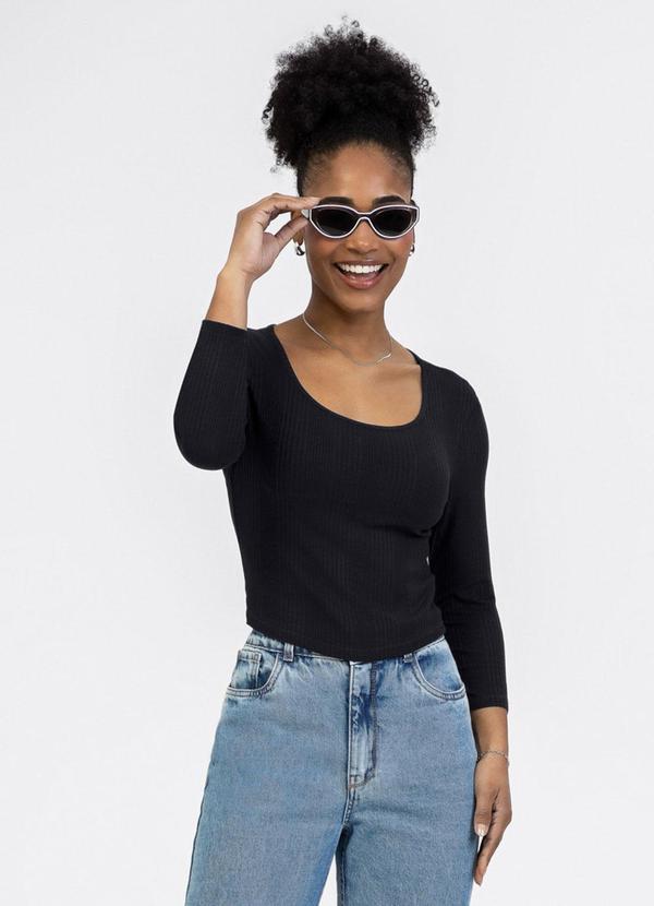 Blusa em Canelado Preto