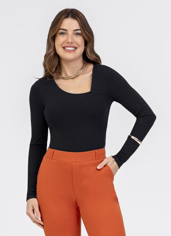 Blusa em Canelado Preto