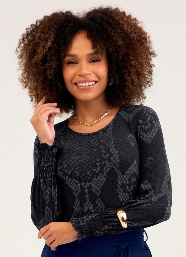 Blusa em Crepe Preto