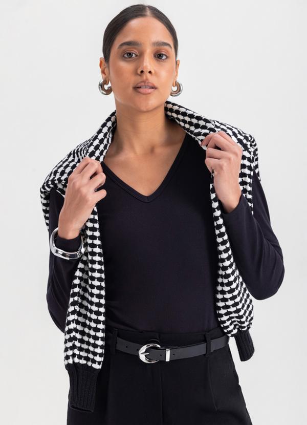 Vista 2 Blusa Feminina Básica em Cotton Preto Essendi Essendi