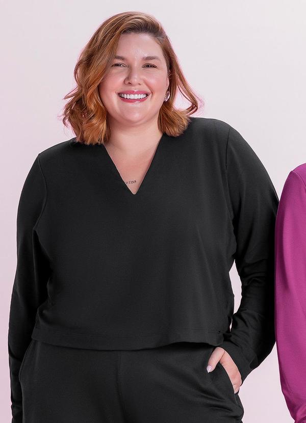 Vista 2 Blusa Feminina Decote V Preto Marialícia Marialícia