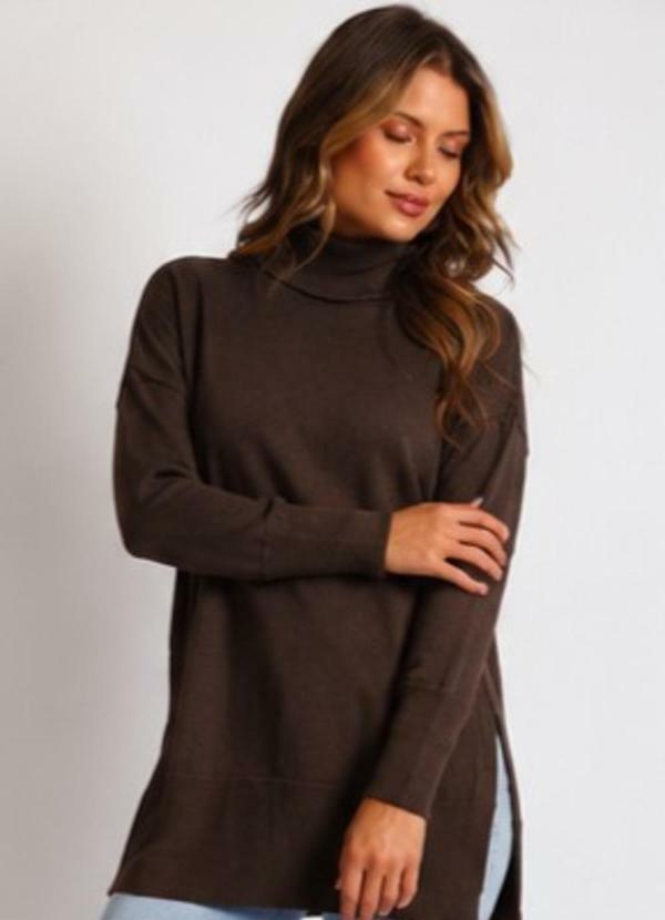 Blusa Feminina Gola Alta Alongada Marrom Escuro