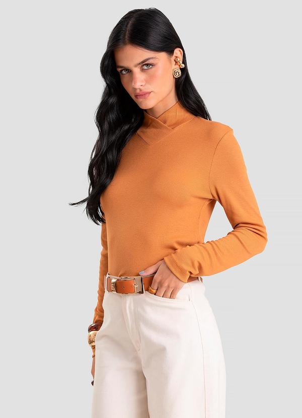 Blusa Feminina Gola Alta Cruzada Canelada Marrom