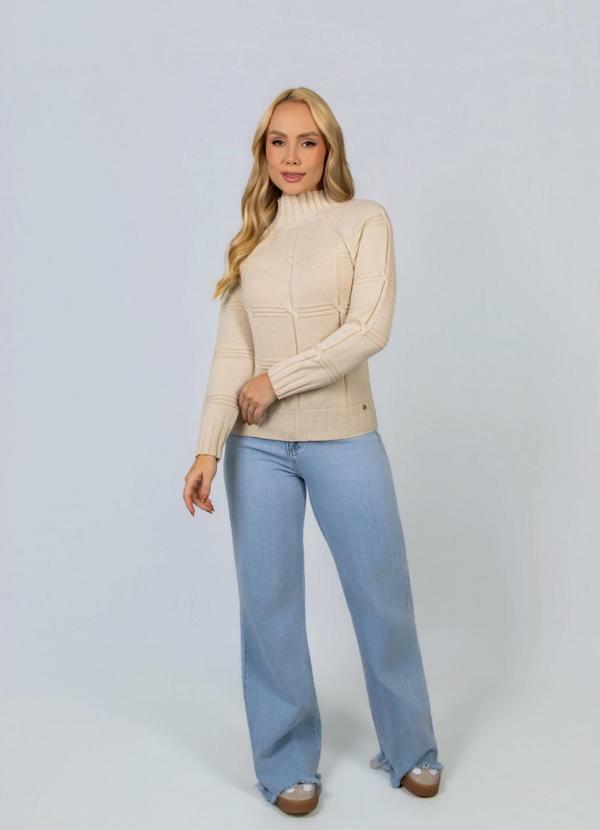 Blusa Feminina Tricô Gola Alta Bege