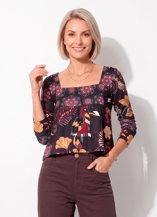Blusa Folk Dark com Recorte no Busto