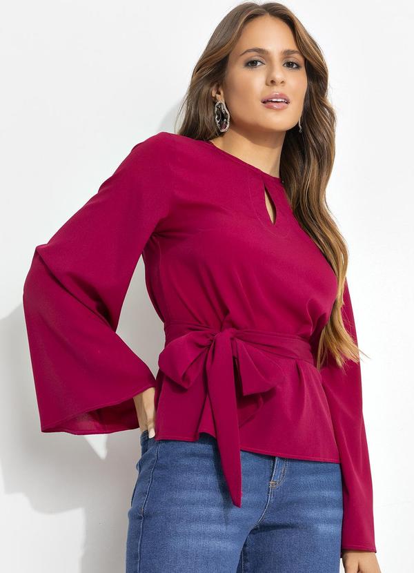 Blusa Magenta em Crepe com Manga Flare e Faixa para Amarração