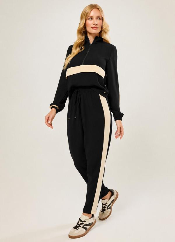 Blusa Manga Longa com Recortes Preto