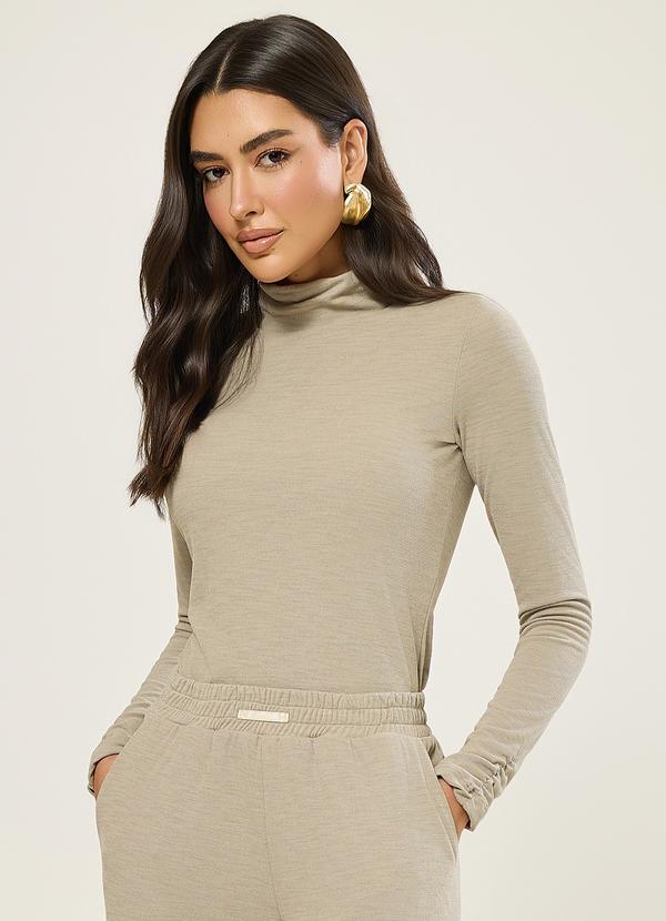 Blusa Manga Longa Gola Alta Cru