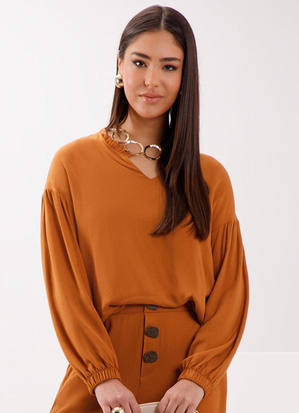 Blusa Mullet com Babados na Gola Laranja
